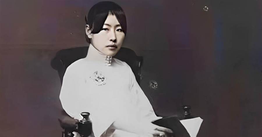 她12歲結婚，因生不出兒子被休，再婚后連生7子4女，被尊稱為「廣東之母」